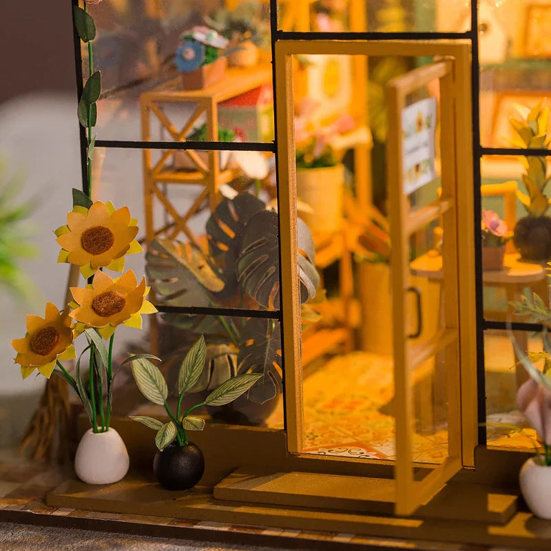 Miniature House Building Toy – DIY Dollhouse Kit for Kids